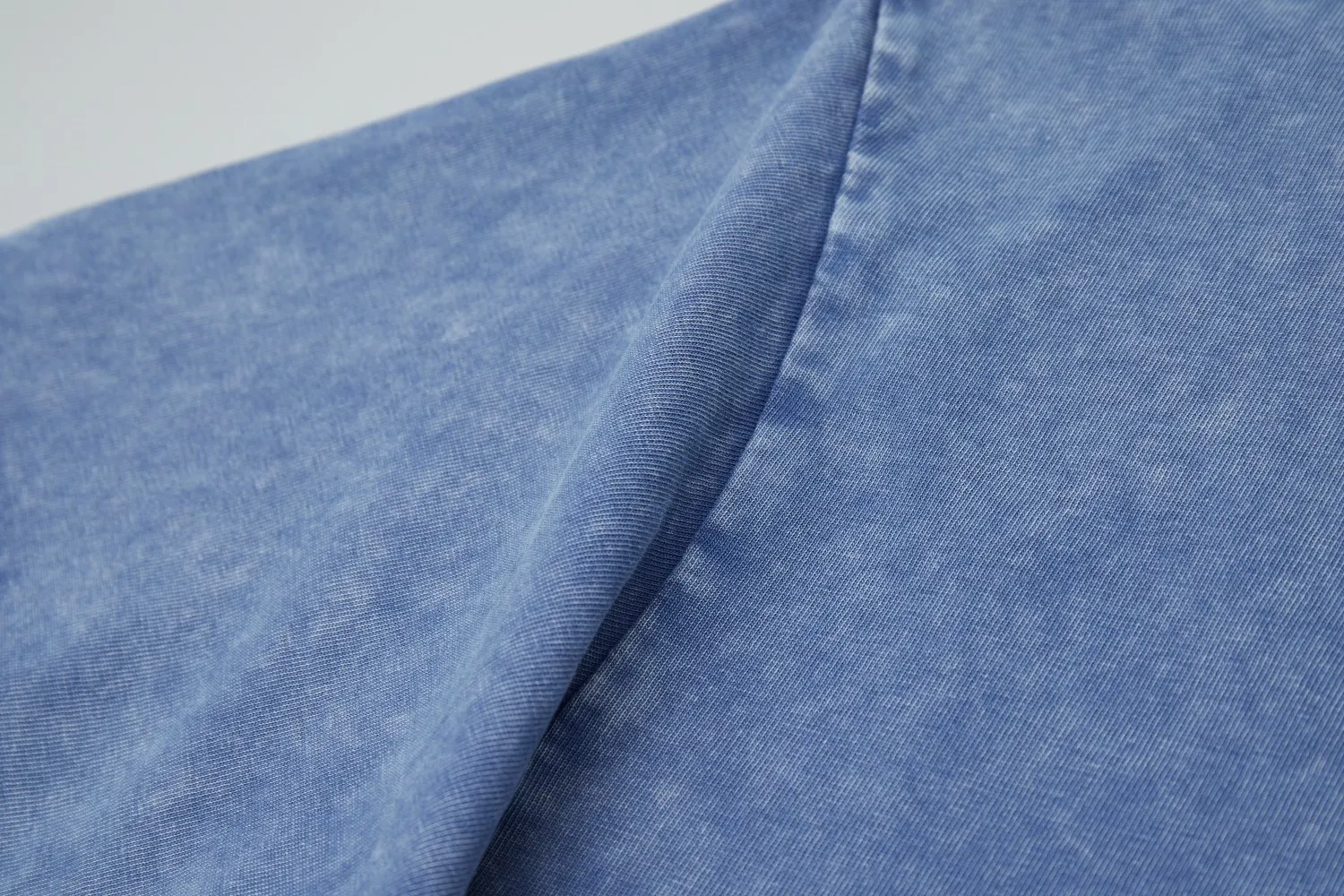 🅿️230 ✨CH✨🆕25SS spring and summer new style Crow ✝ embroidered short-sleeved frame Light luxury essential item for daily commuting for men and women Correct version Welcome to compare Detailed features · 280g 100% pure cotton double yarn jersey fabric · Custom dyed in the same vat, special thickened 32 count double-ply 1X1 thread · Imported Australian pearlescent diamonds✝patterns➕hardware nuts are stamped at high temperature. Ready-made garments are dyed and then faded and fried with snowflakes and frayed. Then washed to make them look old. General washing improves the effect · Double-needle sewing and seam-crossing process · Original main mark washed tag brand moisture-proof paper packaging Color: black/rock coffee/green/red/blue Size: S/M/L/XL